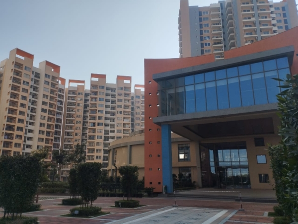 4 bhk flat for rent in Shapoorji